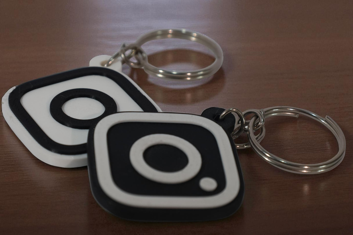 Instagram Logo NFC Keychain – Tap & Follow in Style