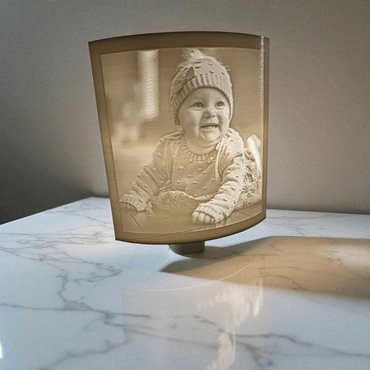 Custom Curved Lithophane Photo Frame – 3D Printed Night Light Gift