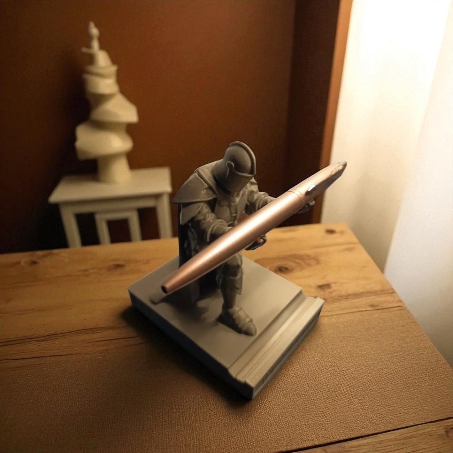 Medieval Knight Pen Holder ā 3D Printed Desk Accessory with Armor & Attitude