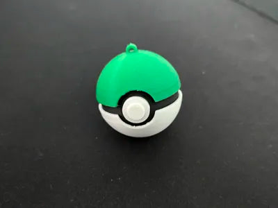 Mini Pokéball Keychain – 3D Printed Pokémon-Inspired Accessory for Fans & Collectors