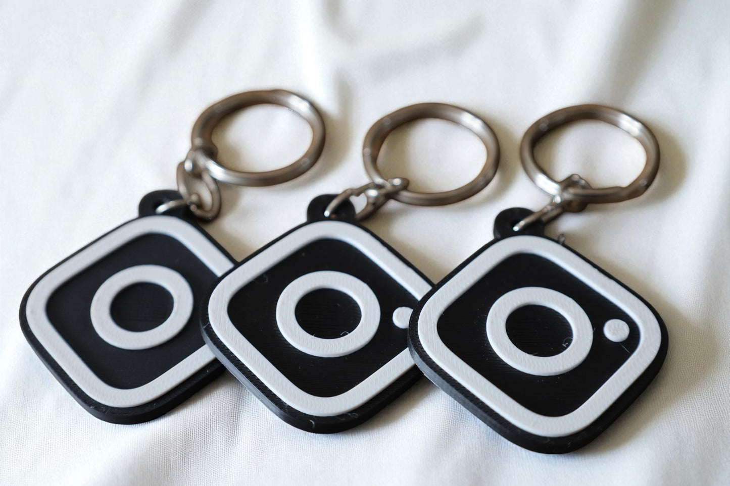 Instagram Logo NFC Keychain – Tap & Follow in Style