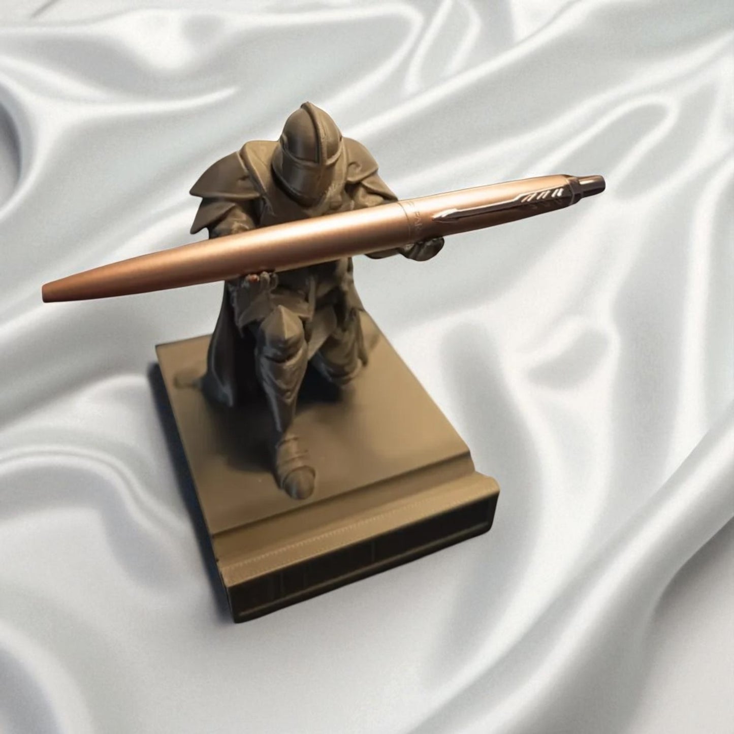 Medieval Knight Pen Holder – 3D Printed Desk Accessory with Armor & Attitude