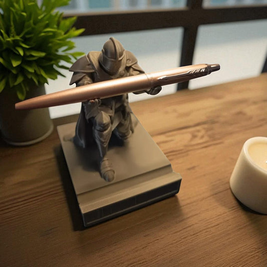 Medieval Knight Pen Holder – 3D Printed Desk Accessory with Armor & Attitude