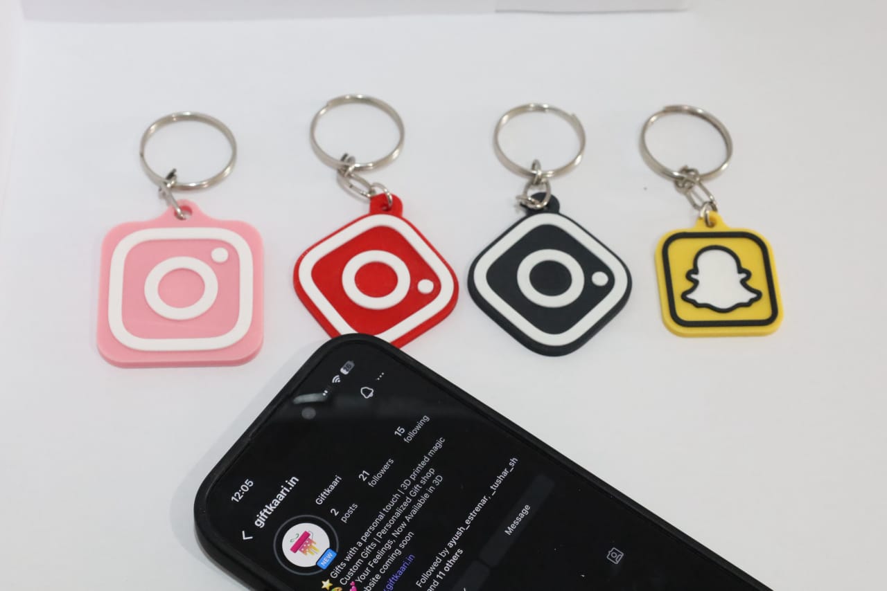 Snapchat NFC Keychain – Share Your Snap with a Tap